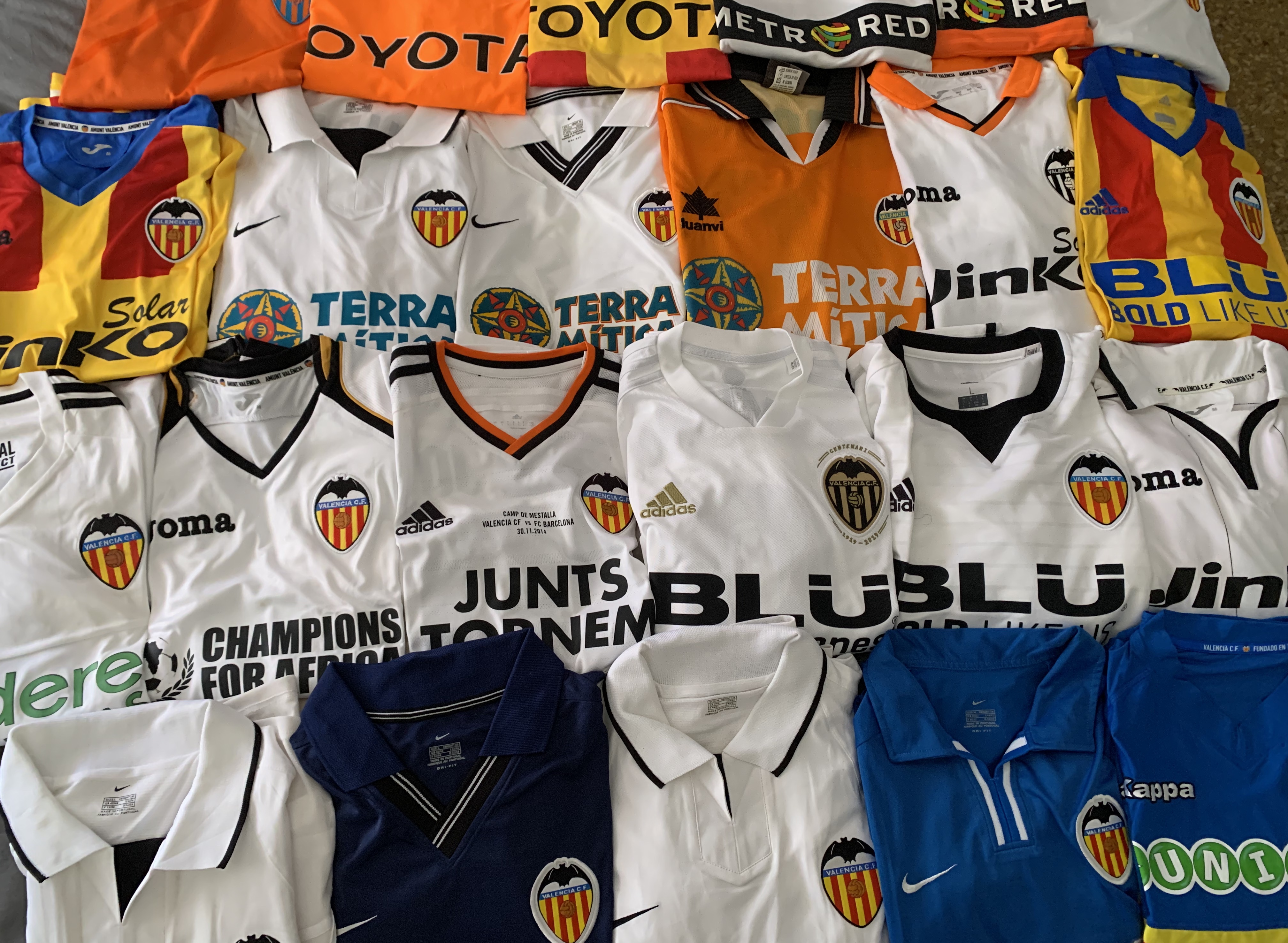 Valencia
          Shirts Collection